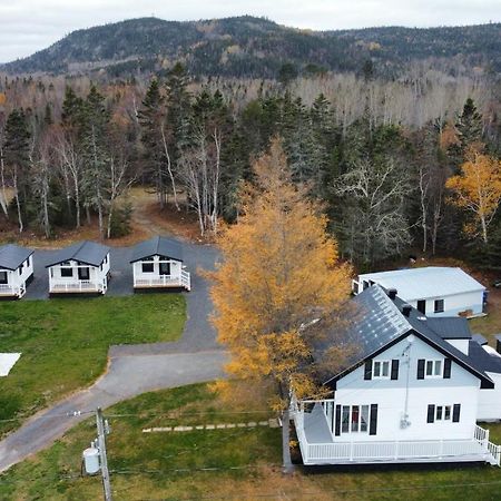 Les Chalets De La Colline Inc 베이셍트캐서린 외부 사진