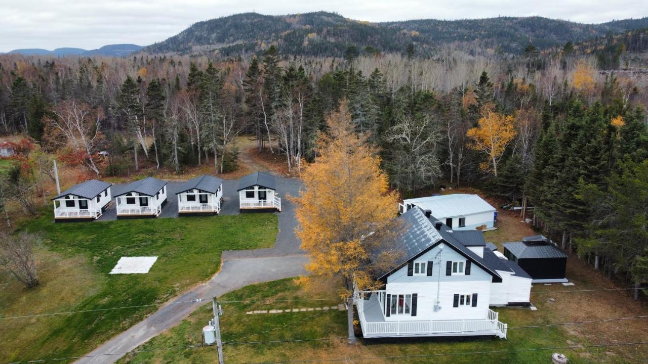 Les Chalets De La Colline Inc 베이셍트캐서린 외부 사진